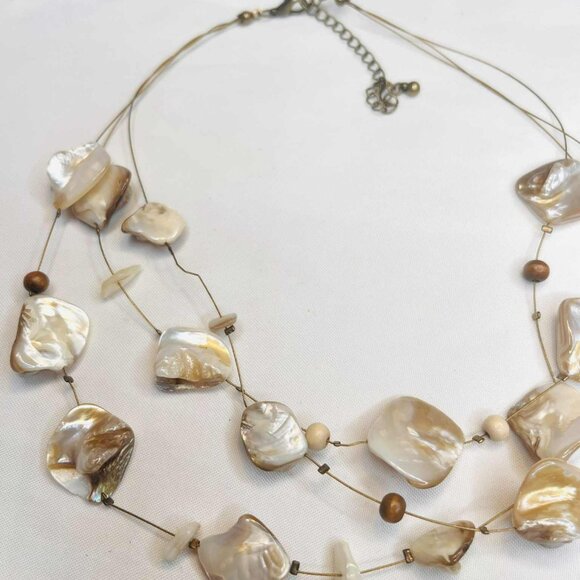 Vintage Mother-of-Pearl Layered Necklace — 39–44 cm Adjustable - Picture 3 of 8